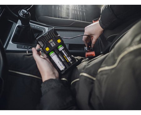 Универсальное зарядное устройство Armytek UNI C2