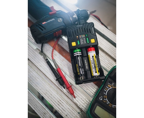 Универсальное зарядное устройство Armytek UNI C2
