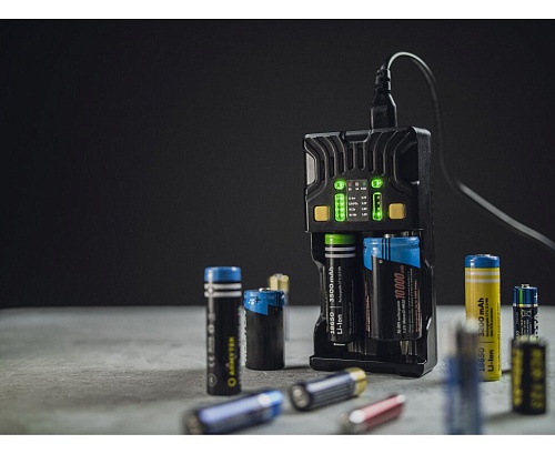 Универсальное зарядное устройство Armytek UNI C2
