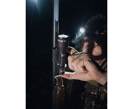 Тактический фонарь Armytek Viking (тёплый свет)