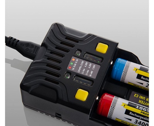 Универсальное зарядное устройство Armytek UNI C2